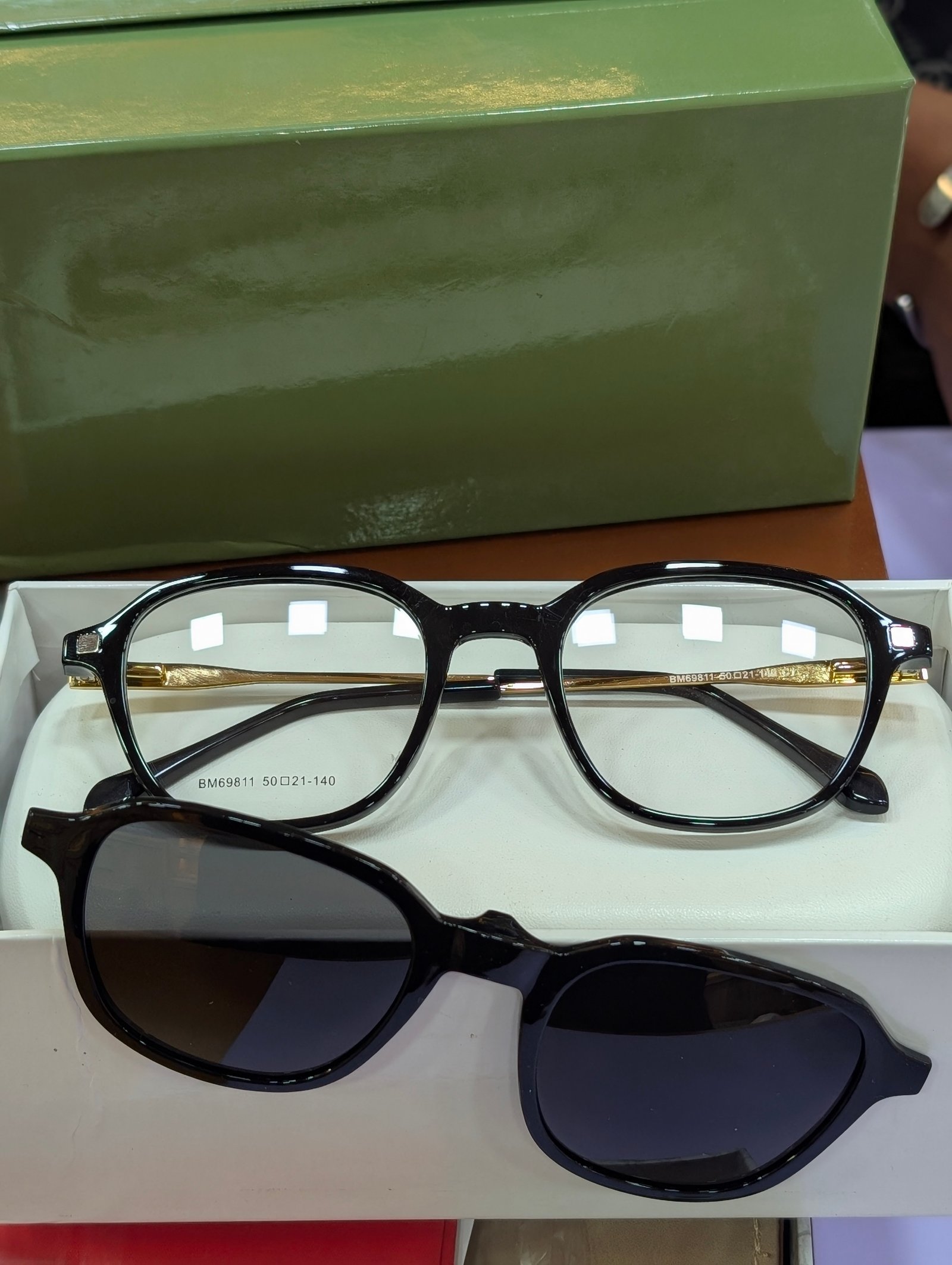 Clip on 0097167