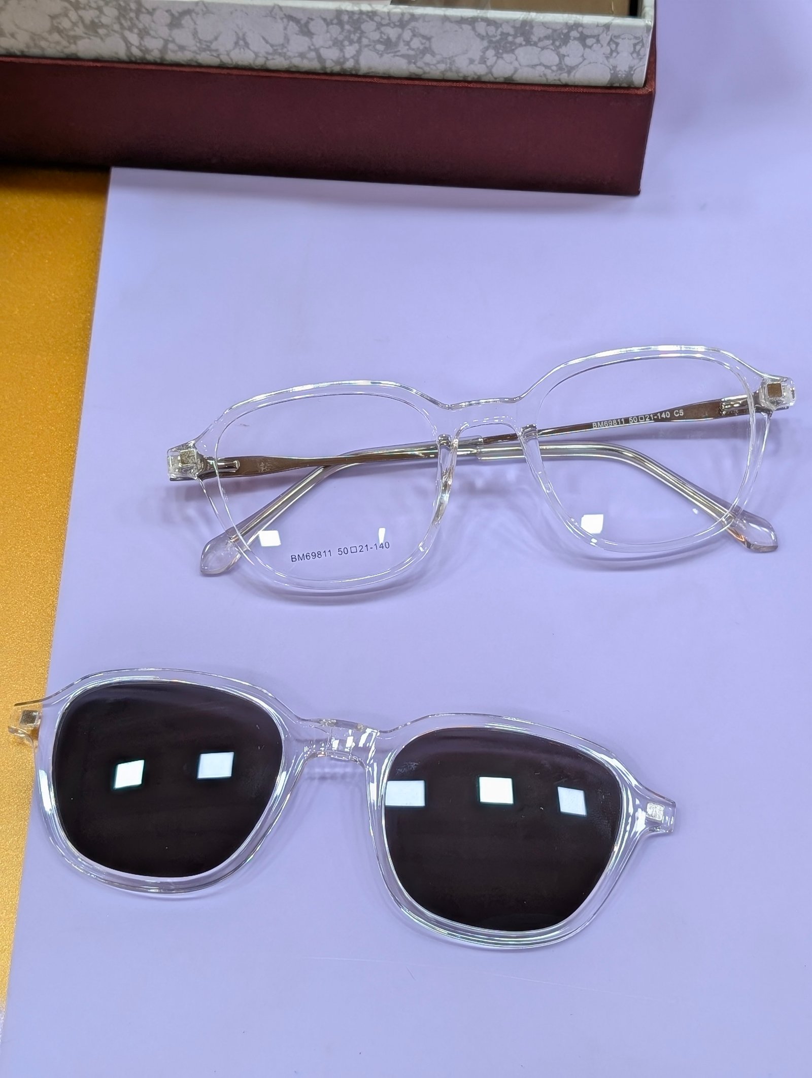 Clip on 0187519