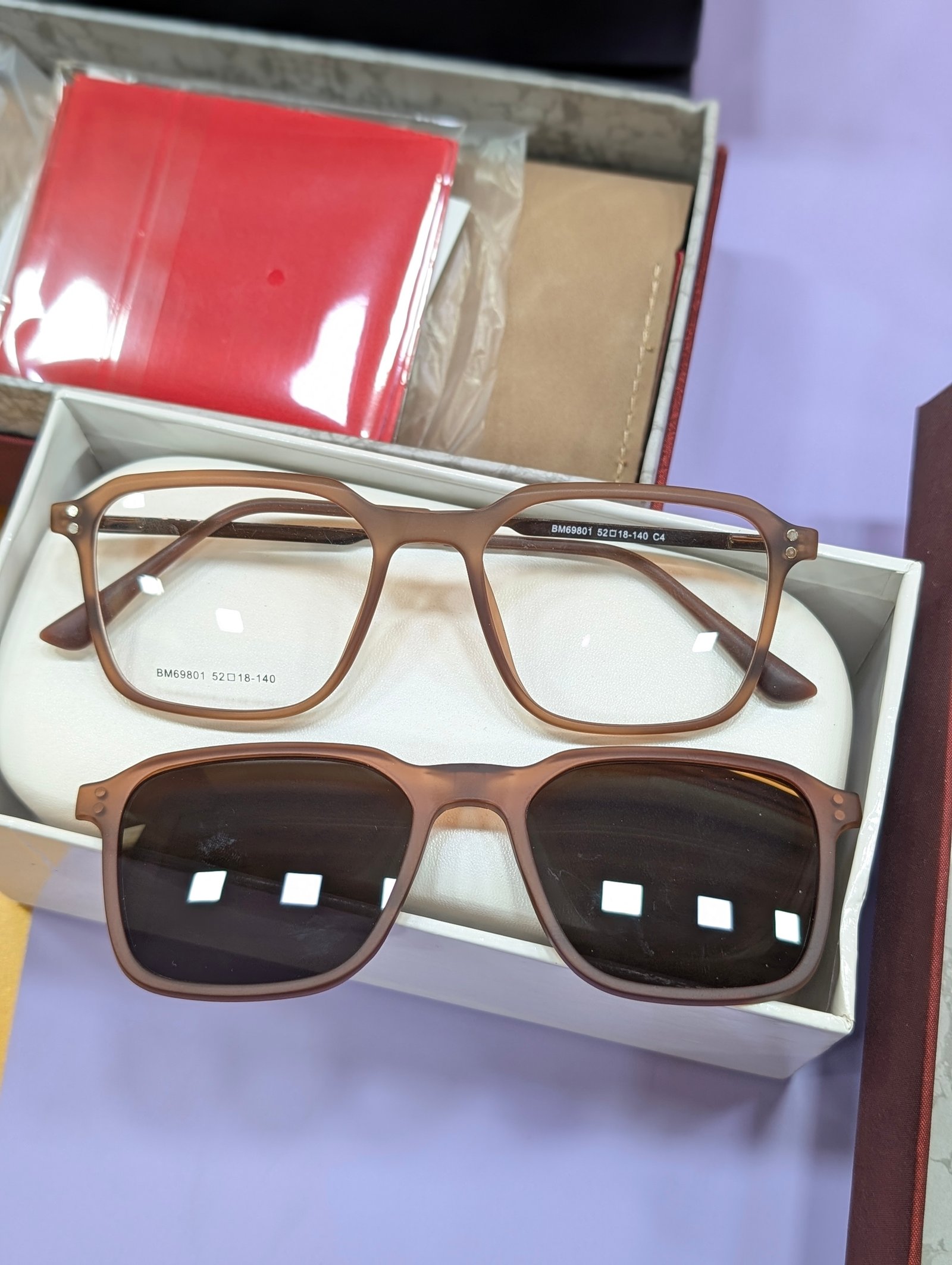 Clip on 08166