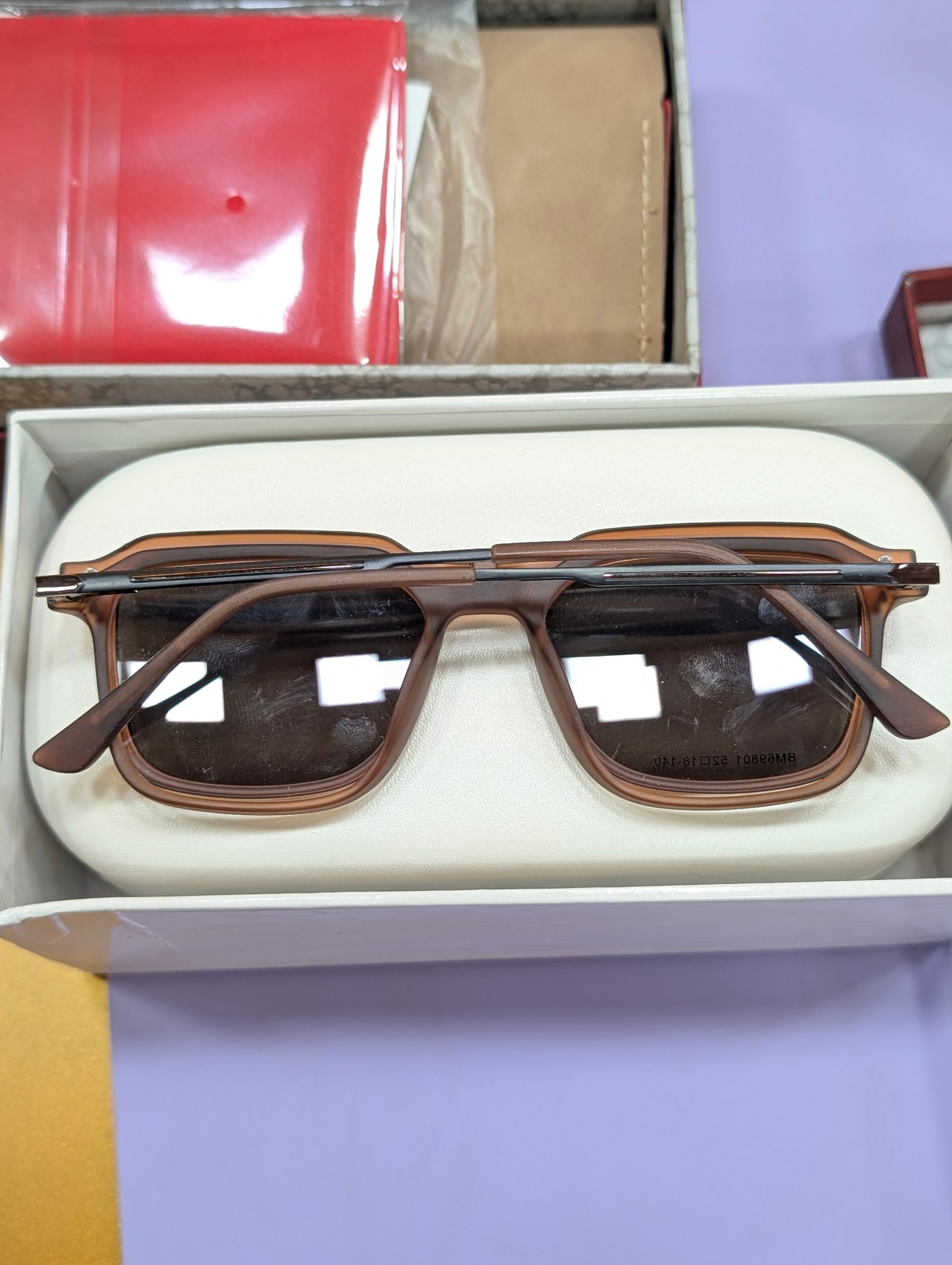 Clip on 08166