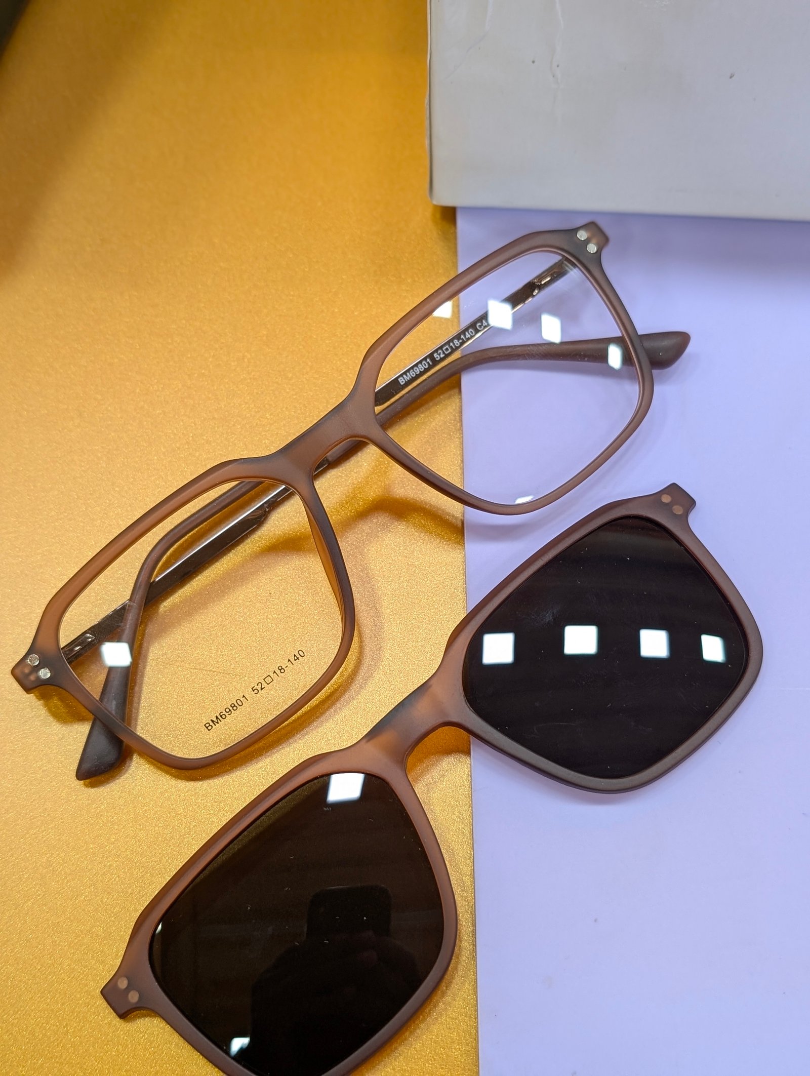Clip on 08166