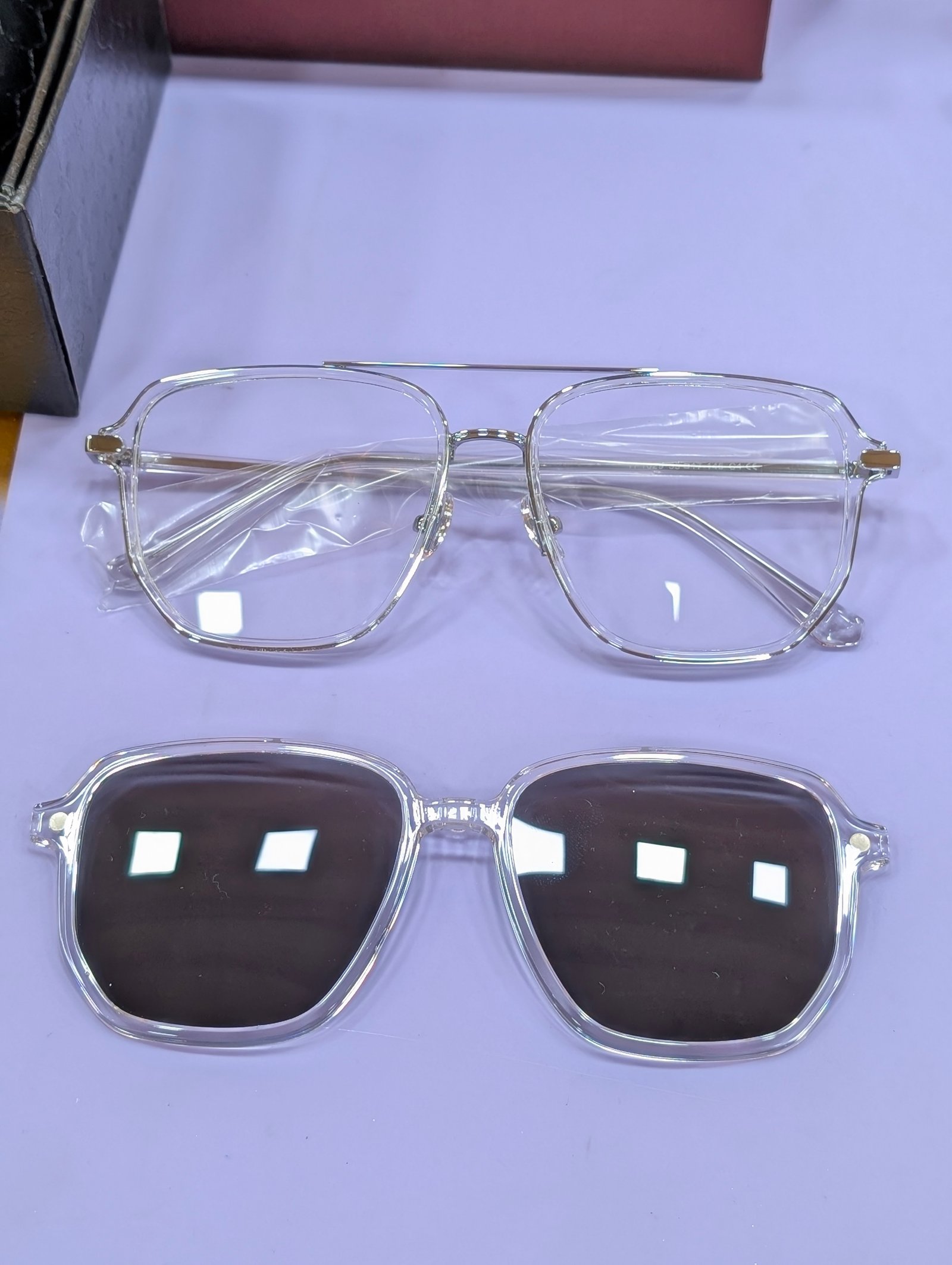 Clip on 0875316