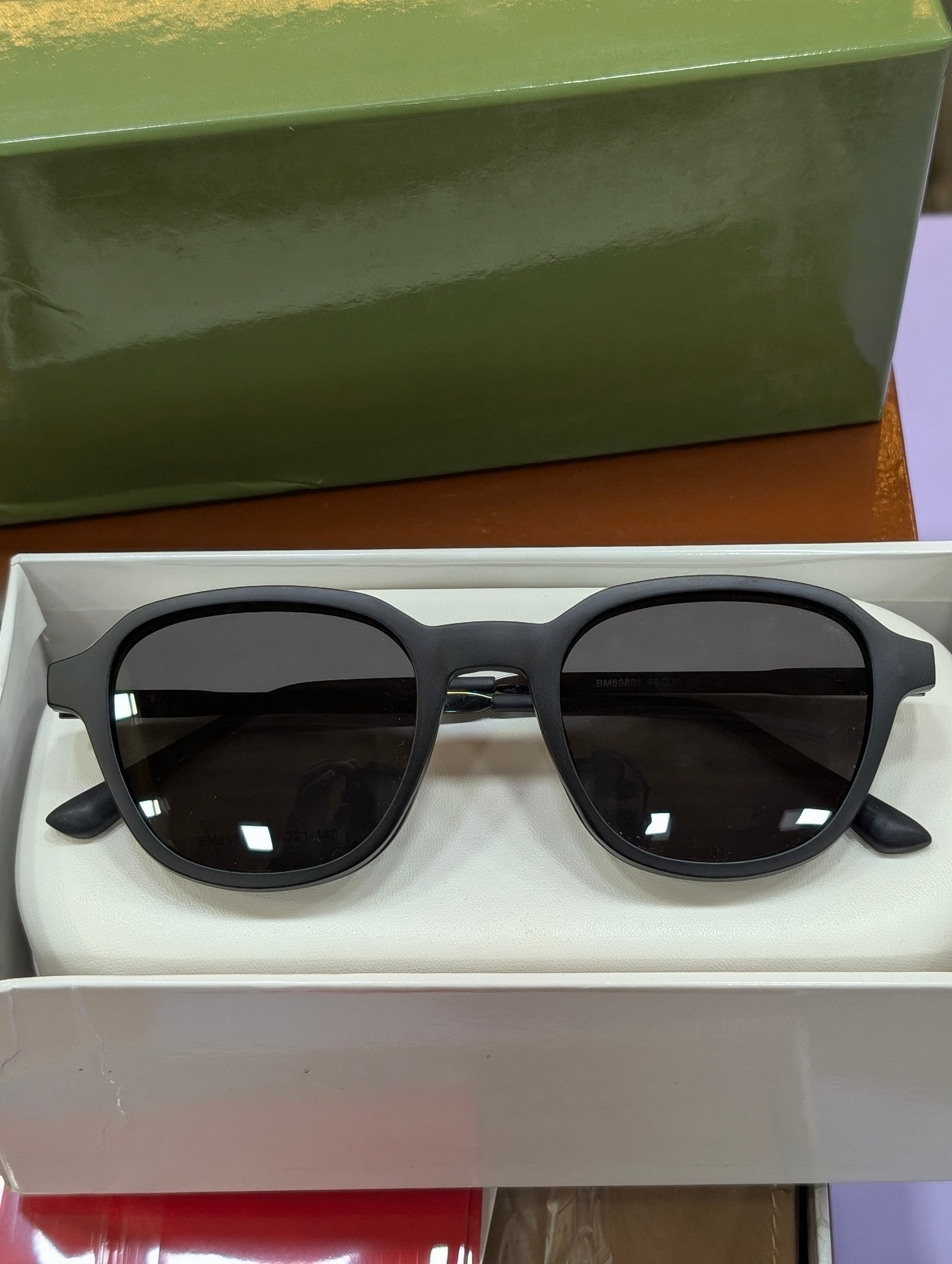 Clip on 091766