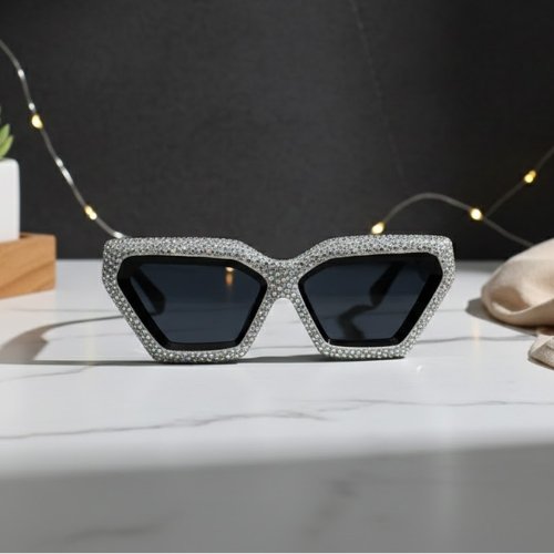 Diamond Edge Black Sunglasses for Women – Premium Fashion Eyewear